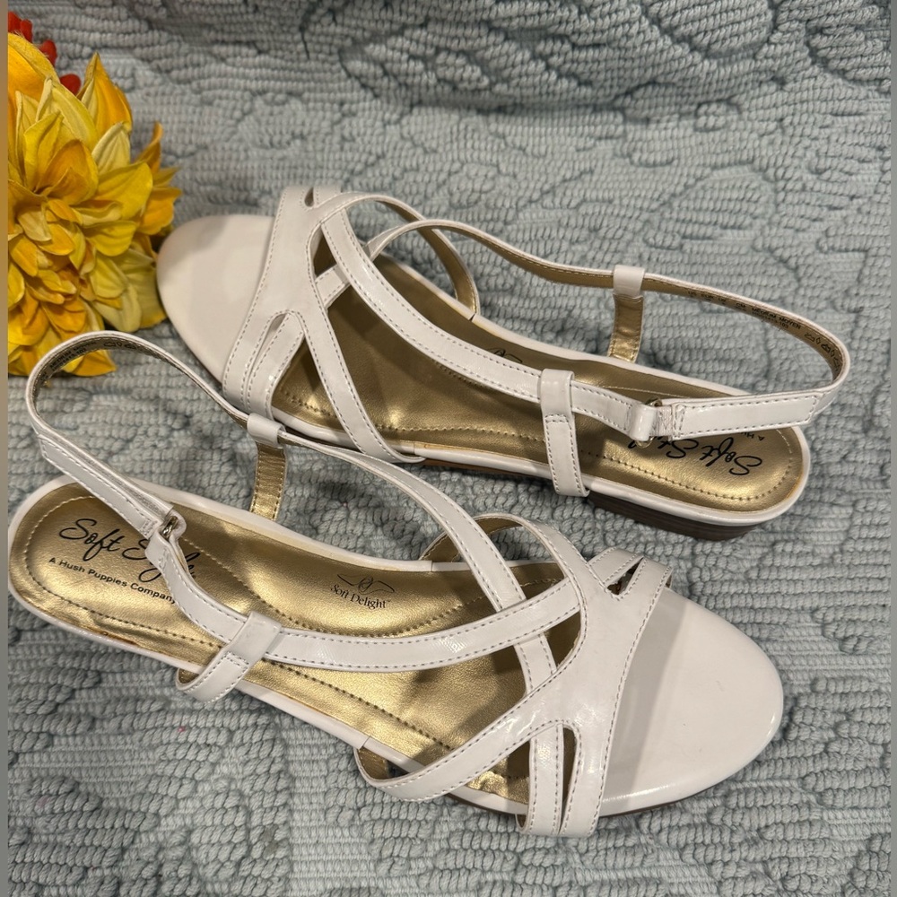 Soft Style Womens Shors size 8 flats